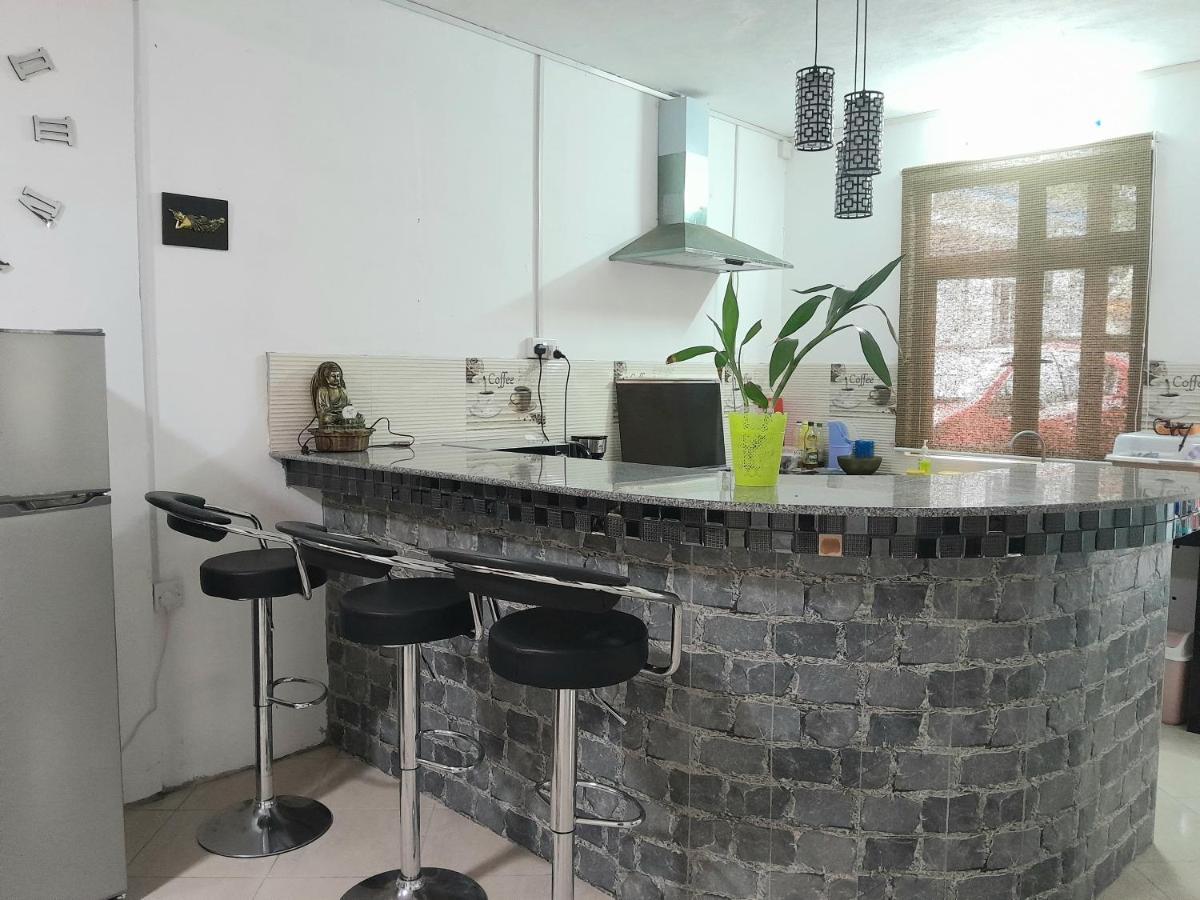 Mon Tresor Beautiful Affordable House - 5 Minutes From The Airport And 12 Minutes To Blue Bay Beach מראה חיצוני תמונה